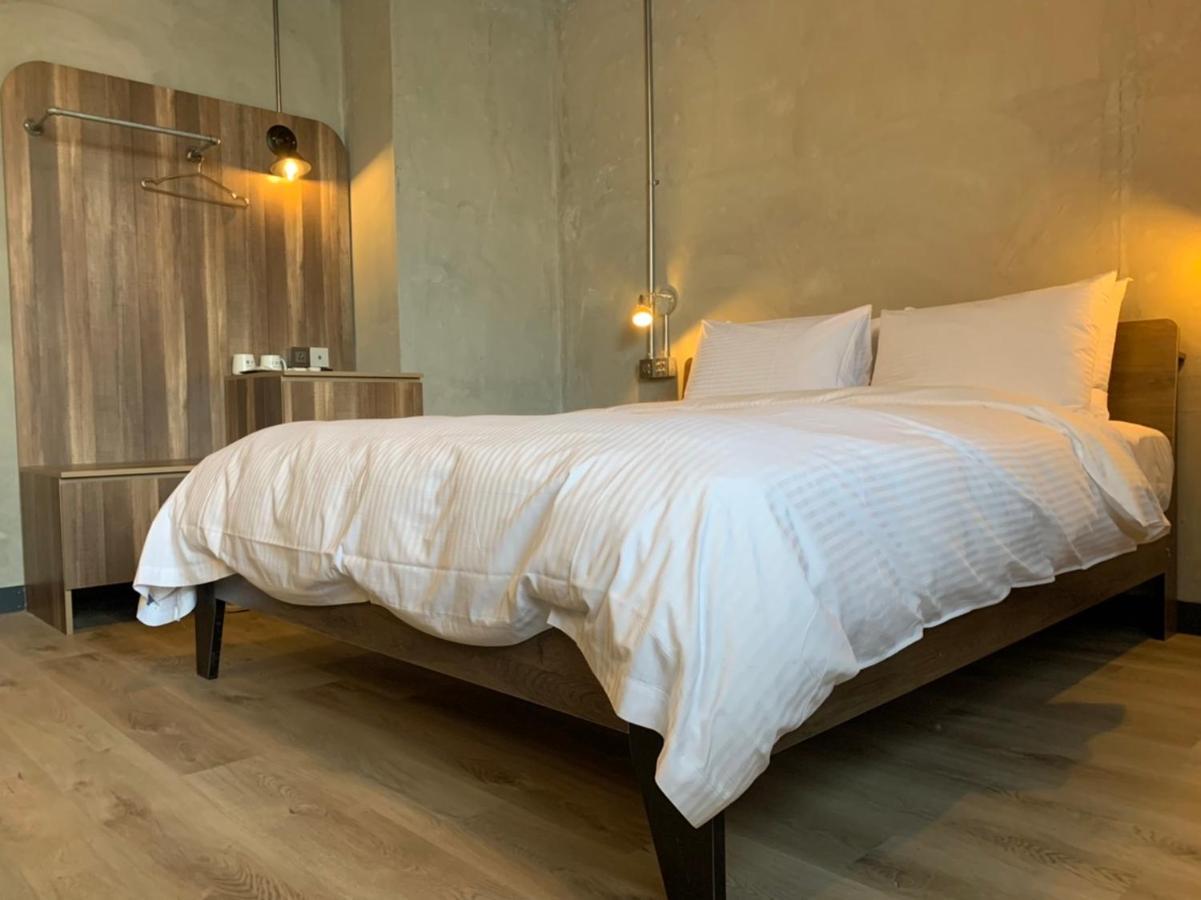 The Retro Tai-Pan Hotel Đài Nam Ngoại thất bức ảnh