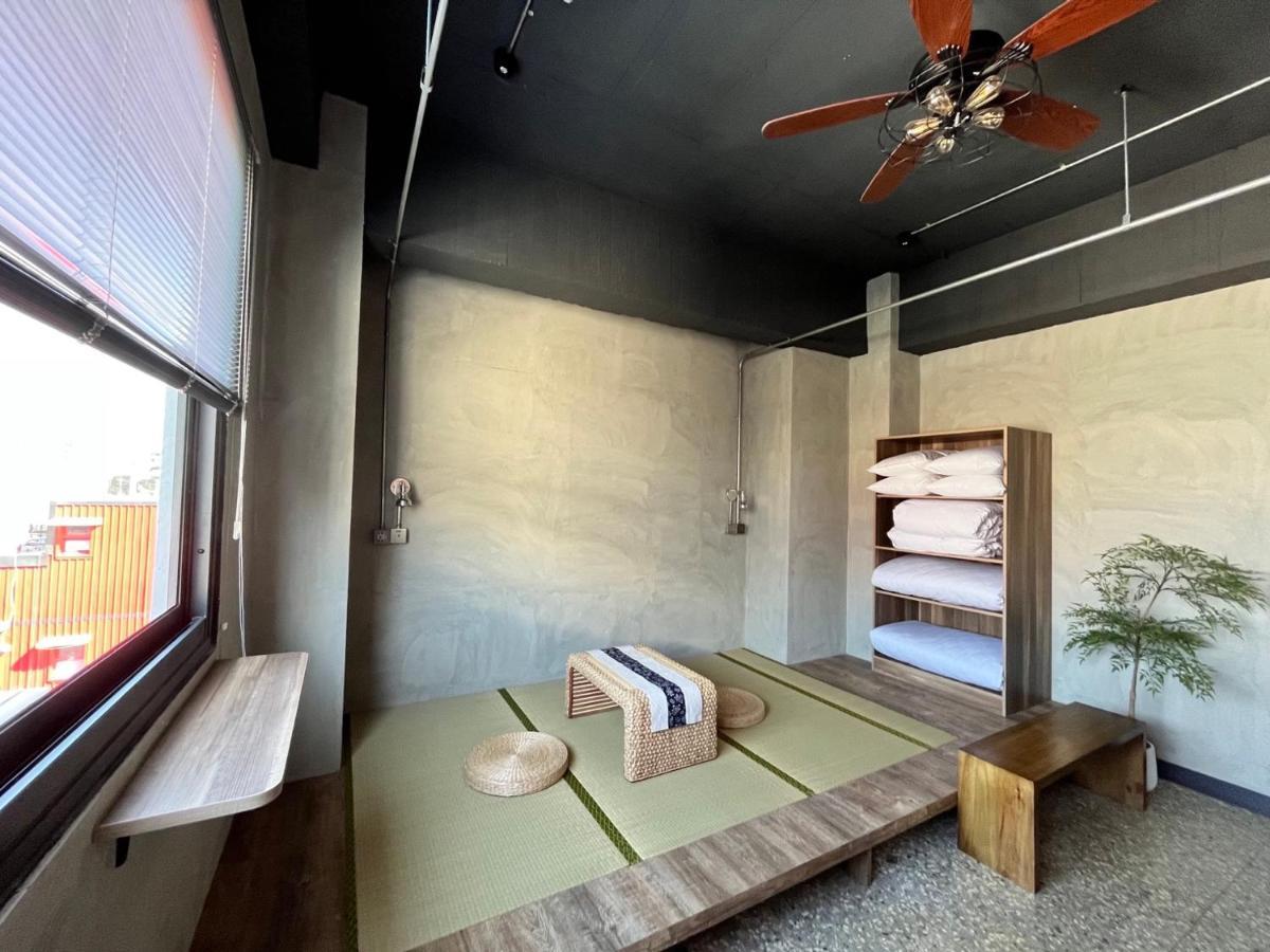 The Retro Tai-Pan Hotel Đài Nam Ngoại thất bức ảnh