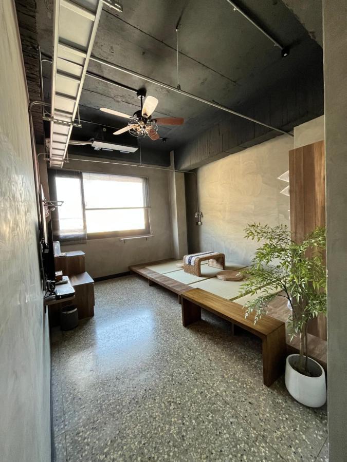 The Retro Tai-Pan Hotel Đài Nam Ngoại thất bức ảnh