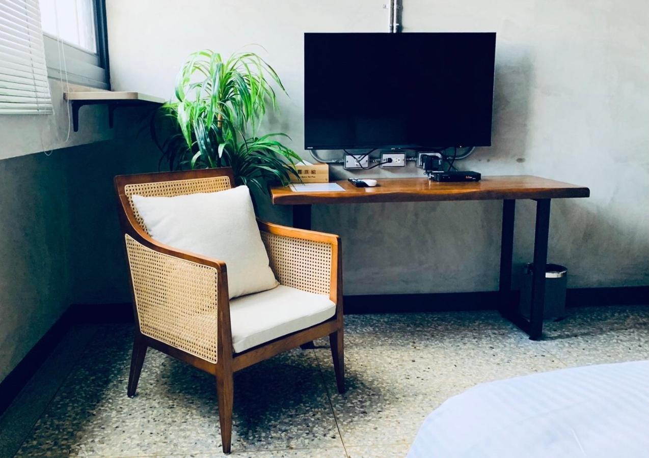The Retro Tai-Pan Hotel Đài Nam Ngoại thất bức ảnh