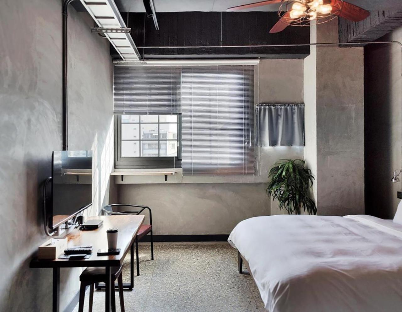 The Retro Tai-Pan Hotel Đài Nam Ngoại thất bức ảnh