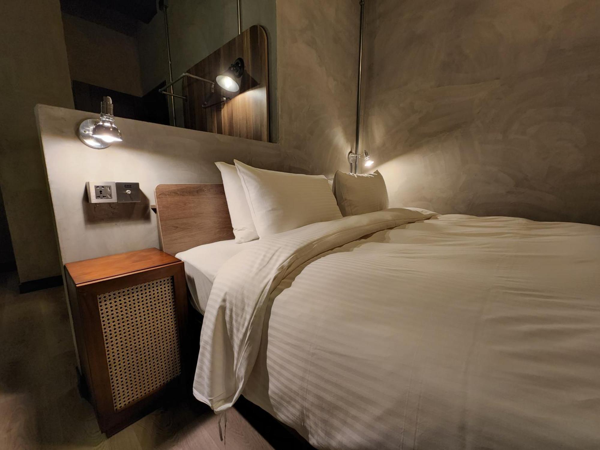 The Retro Tai-Pan Hotel Đài Nam Ngoại thất bức ảnh